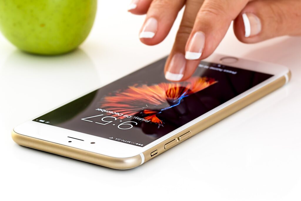 smartphone apple swipe avec doigt